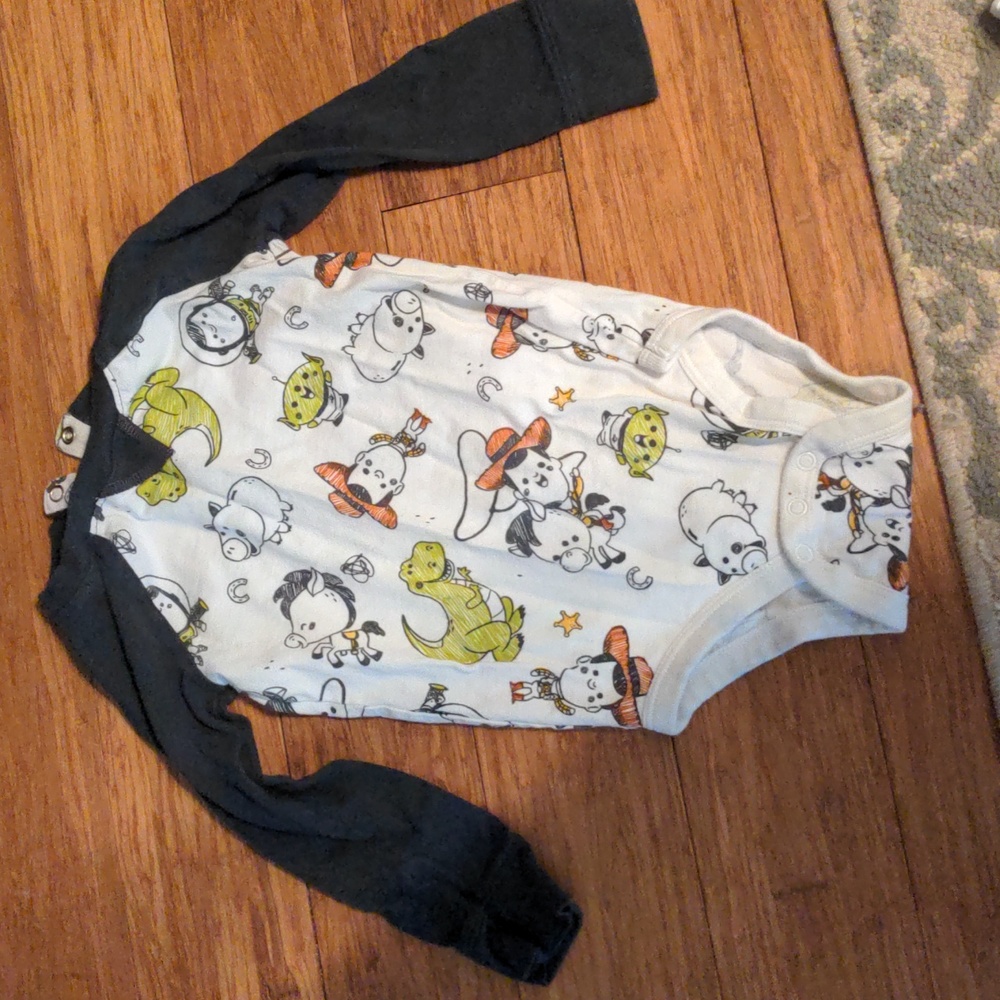Adorable long sleeve toy story onesie